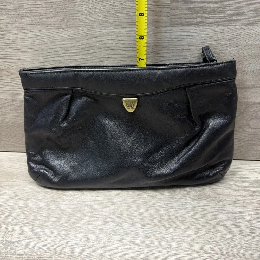 Vintage Etienne Aigner Black Leather Purse Handbag Bag Woman's Clutch Very Nice